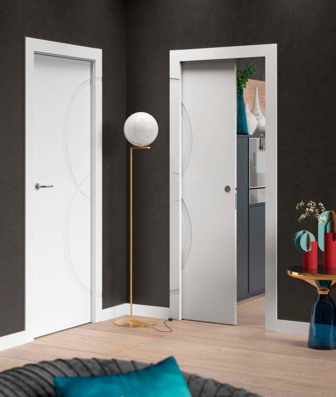 Puerta lacada blanca en Madrid