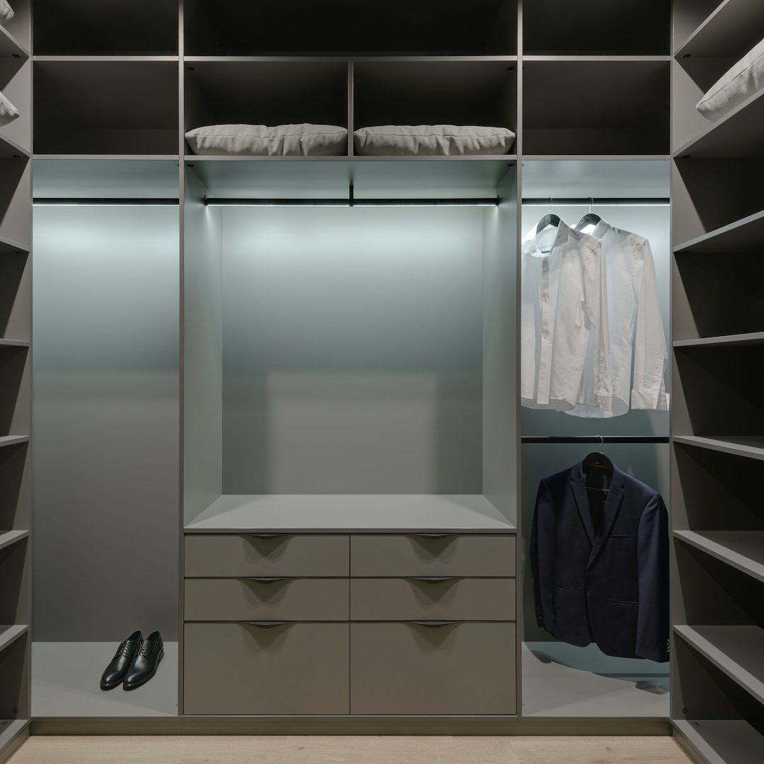 Vestidor a medida en esquina